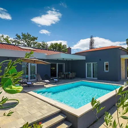 Holiday home Noemi Pula